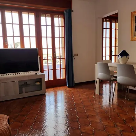 Apartament Dianas Holiday *
